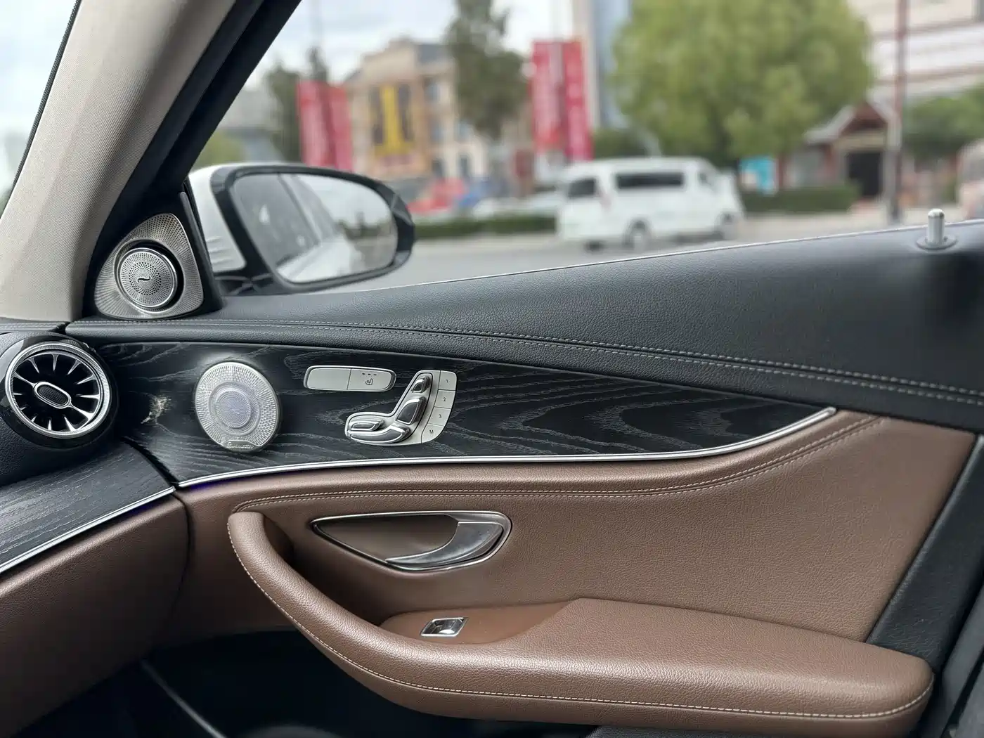 Mercedes-Benz E-Class 2017 E 300 L Sport Luxury фото 8