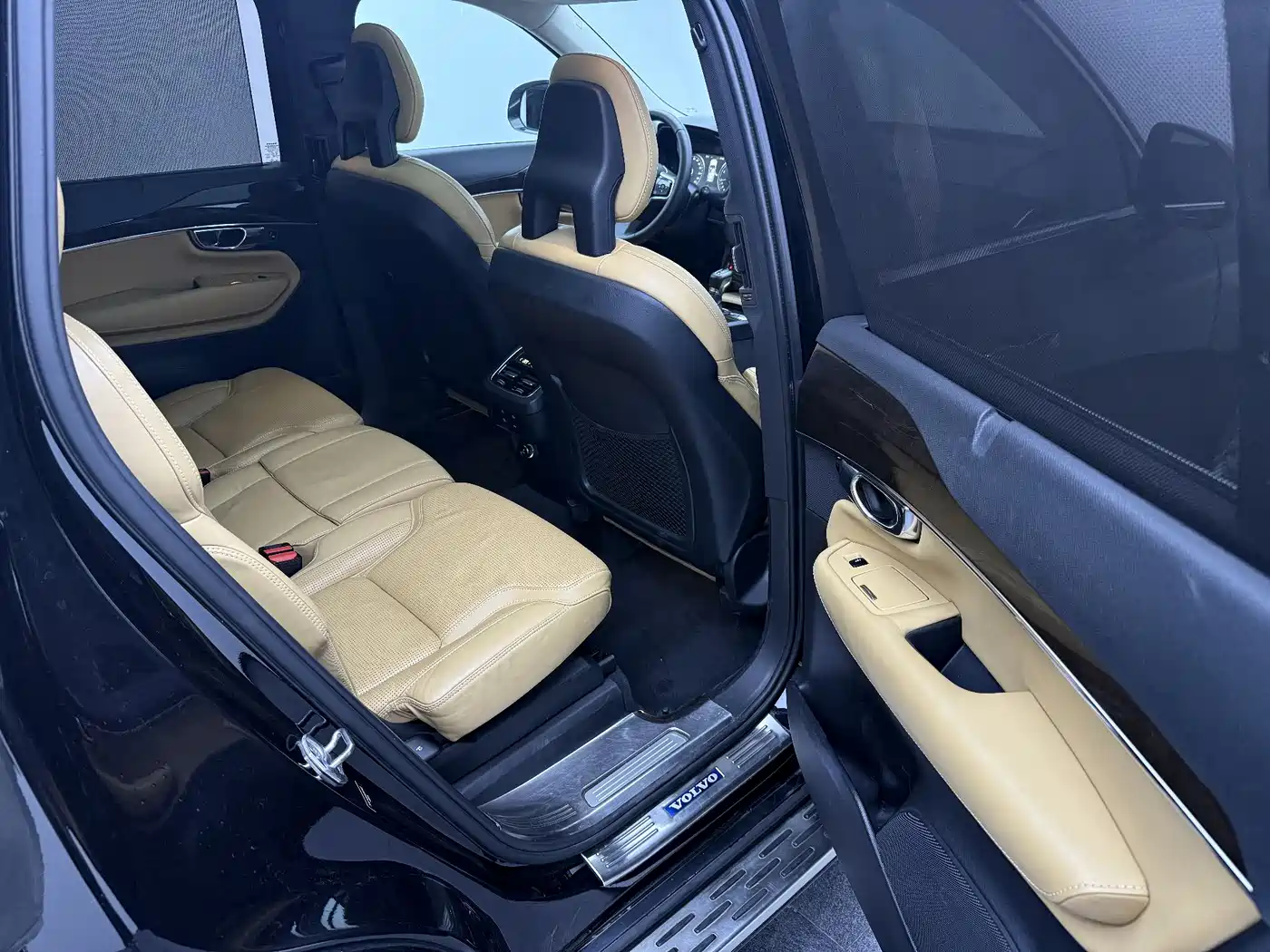 Фото 15 - Volvo XC90