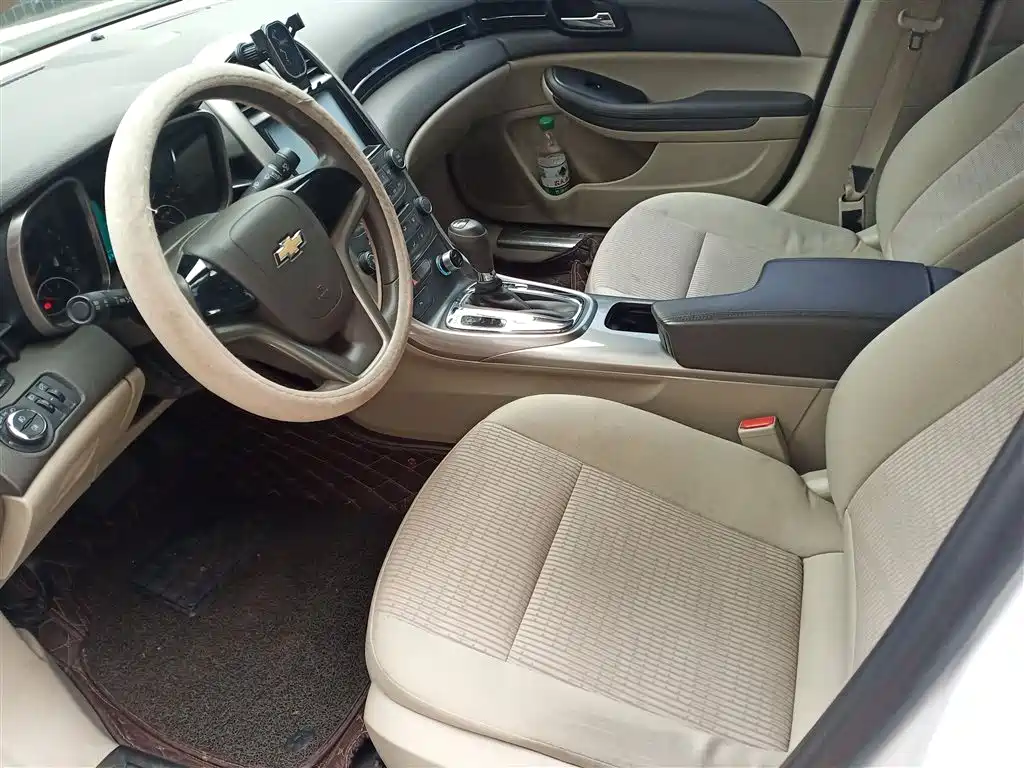Chevrolet Malibu 2014 2.0L Automatic Comfort фото 15