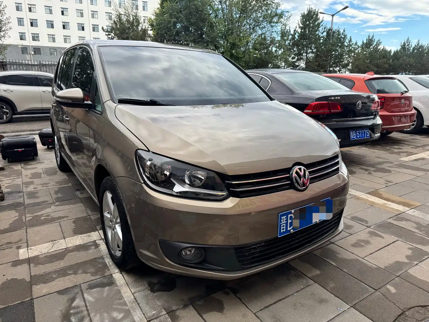 صورة 3 - Volkswagen Touran