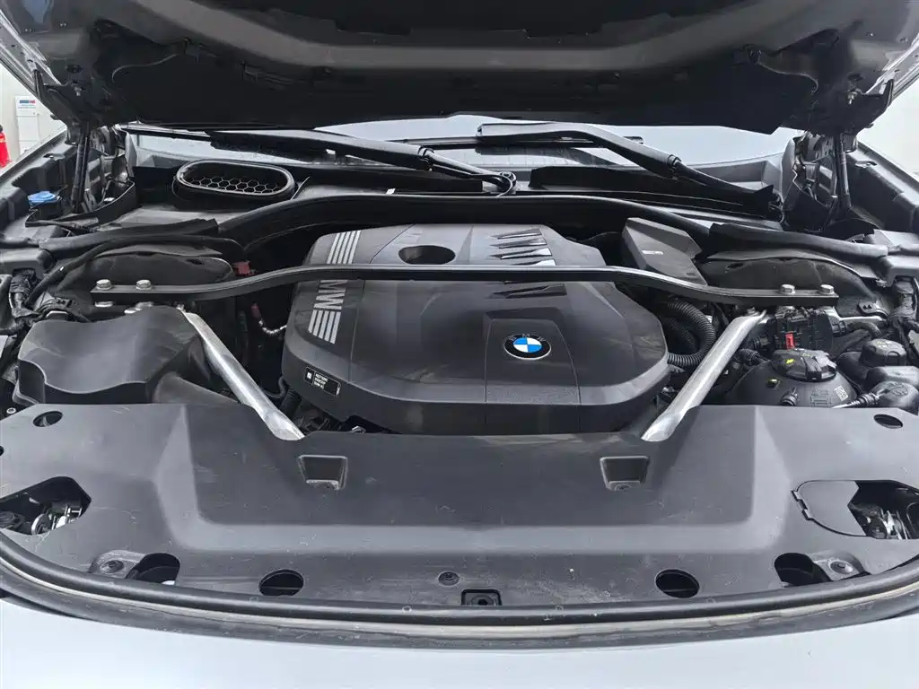 BMW 7 Series 2023 Model 735Li Luxury Package фото 17