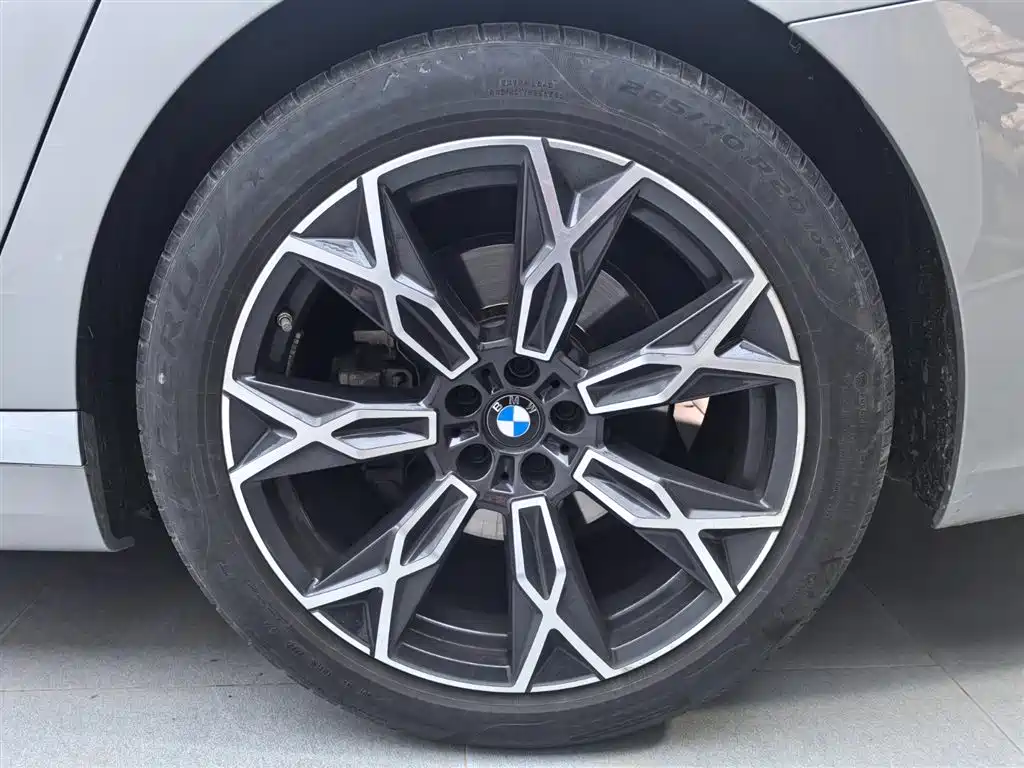 BMW 7 Series 2023 Model 735Li Luxury Package фото 18