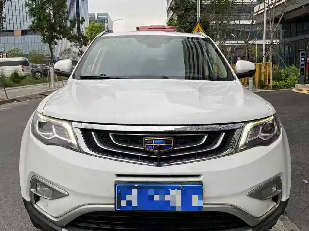 Фото 2 - Geely Atlas
