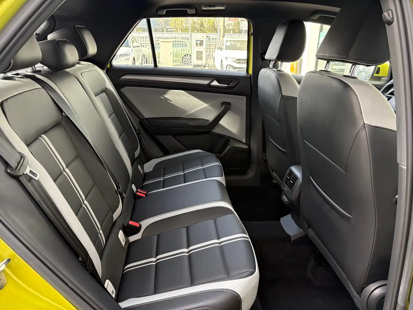 Volkswagen T-ROC 2023 300TSI DSG 2WD Starlight Edition фото 7