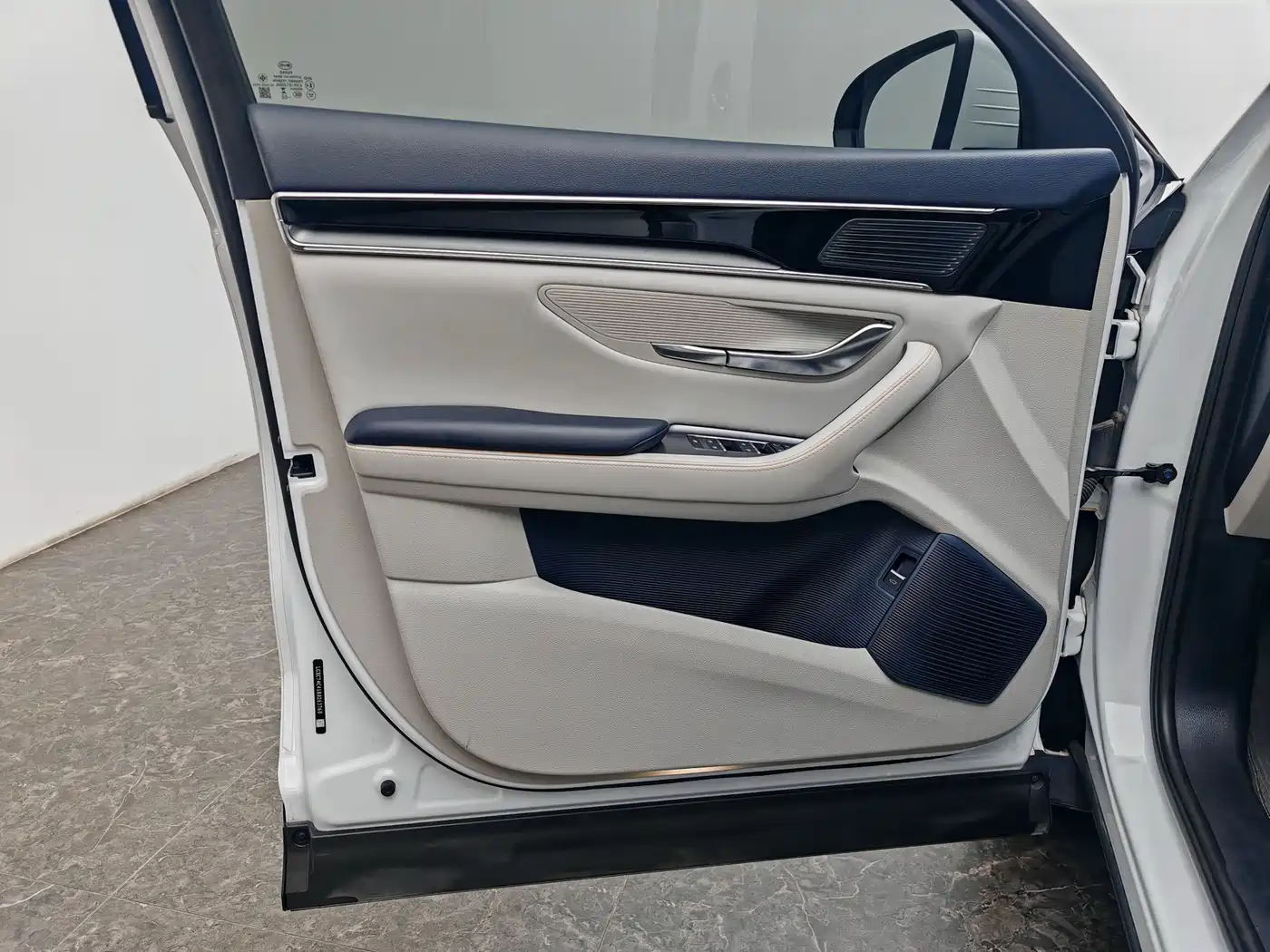BYD Song PLUS PHEV 2024 Glory Edition DM-i 110km Flagship PLUS фото 19