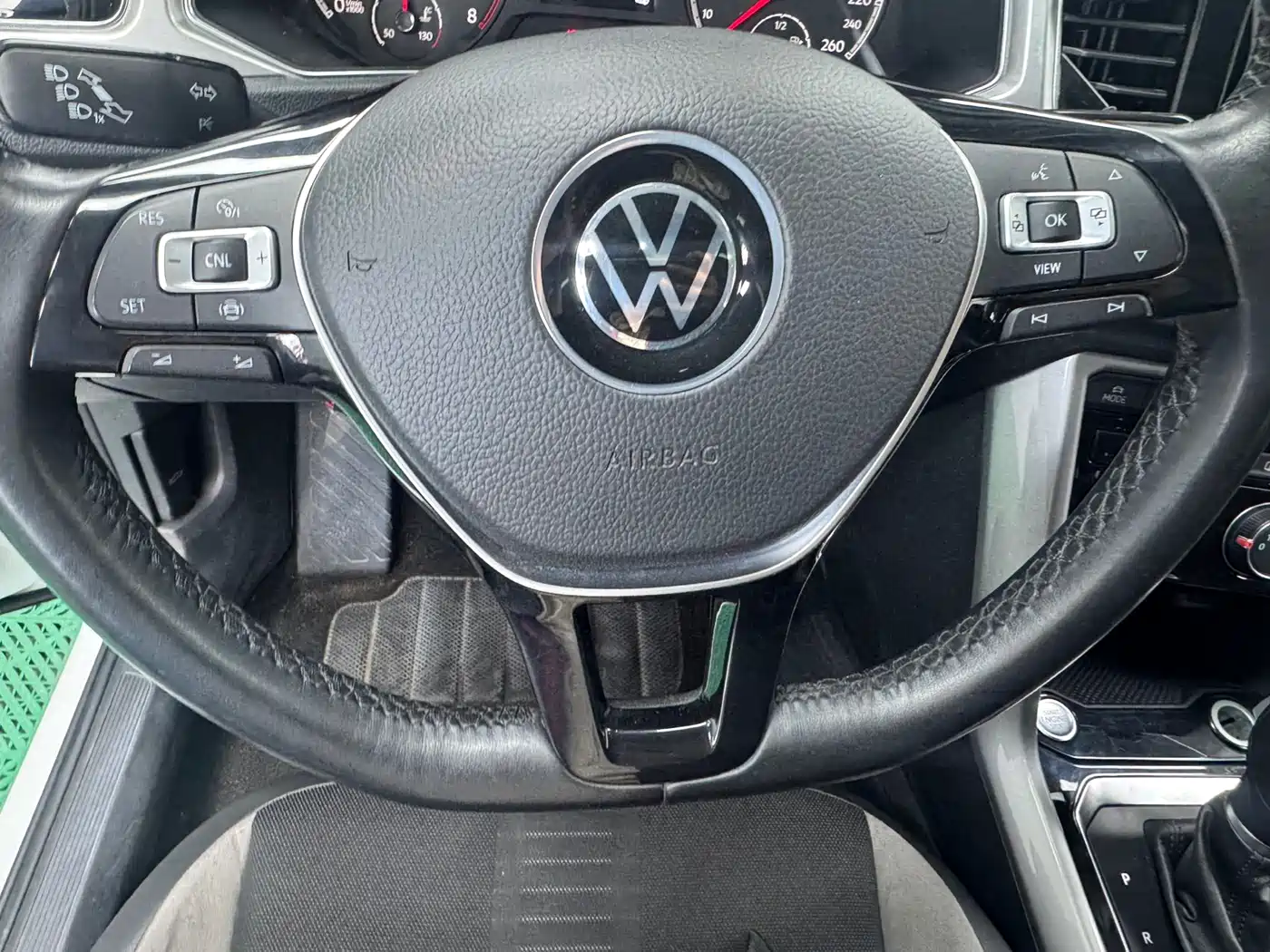 VOLKSWAGEN T ROC EXPLORING SONGS