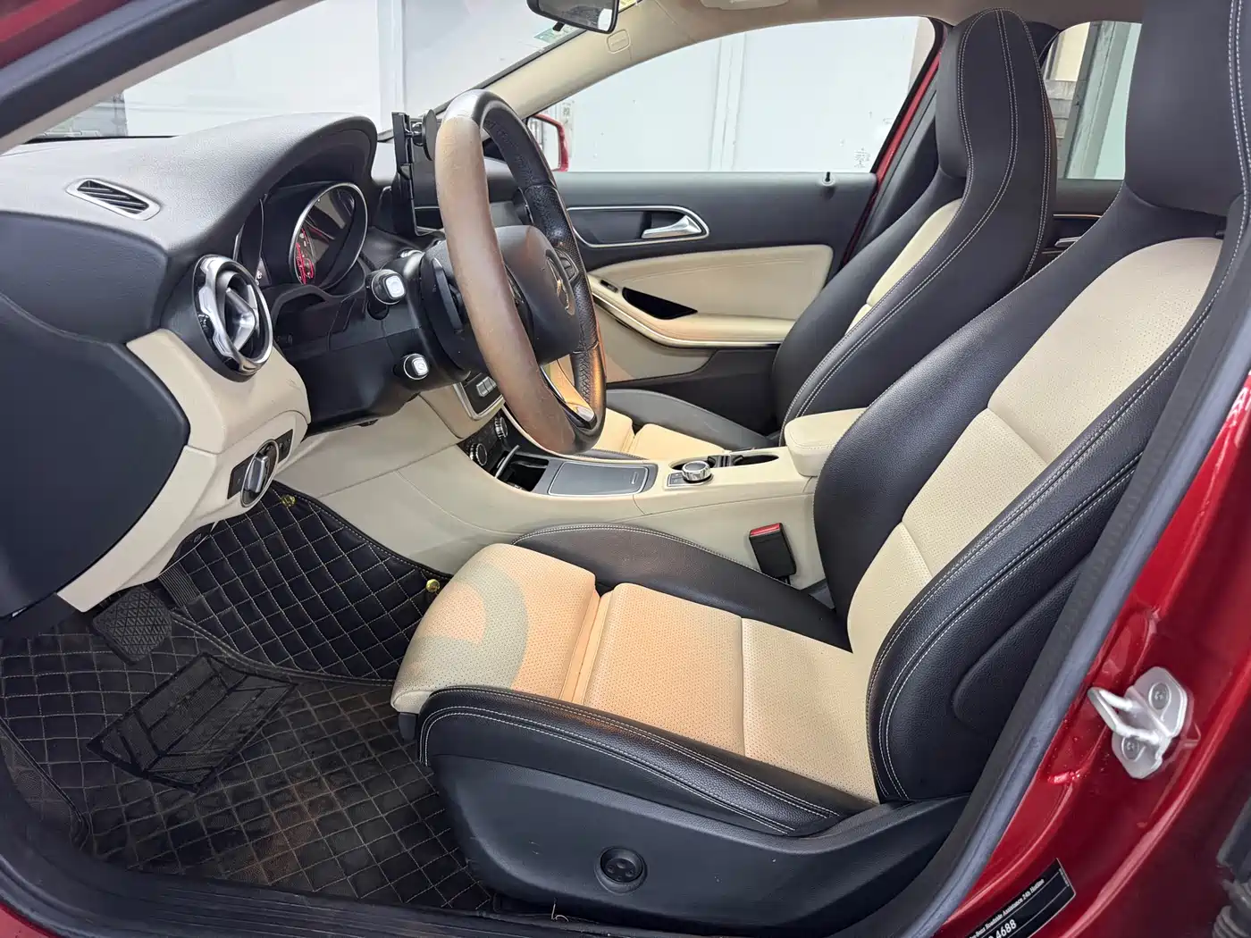 Mercedes-Benz GLA 2017 GLA 200 Dynamic фото 4
