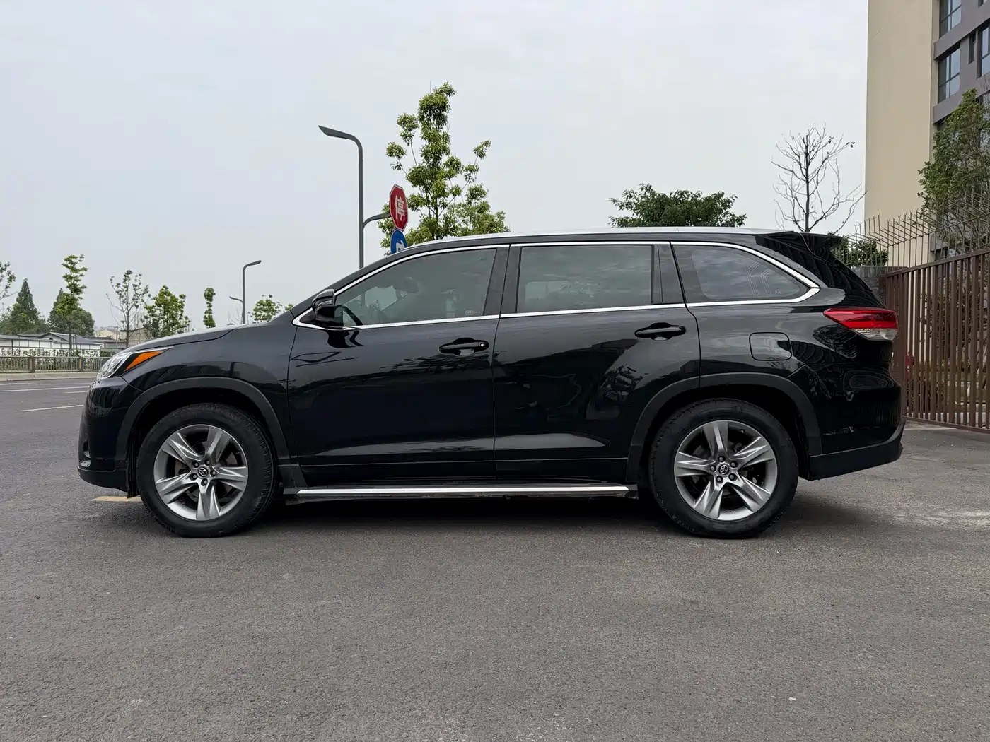 Toyota Highlander 2018 2.0T 4WD Luxury 7-seater China VI фото 12