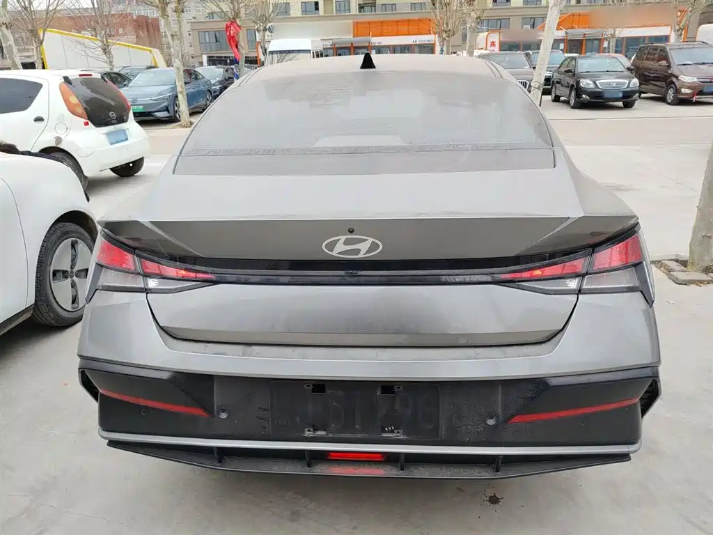 Hyundai Elantra 2023 1.5L CVT GLX Elite Edition фото 6