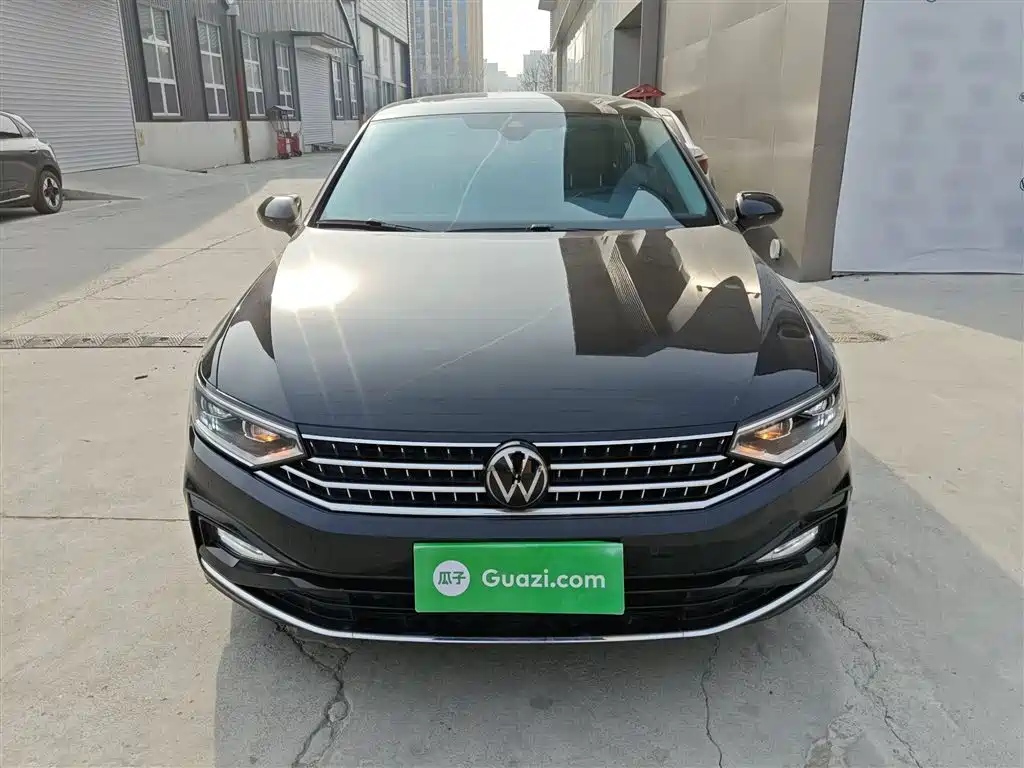 Volkswagen Magotan 2023 Model 2 Million Commemorative Edition 330TSI DSG Luxury фото 3