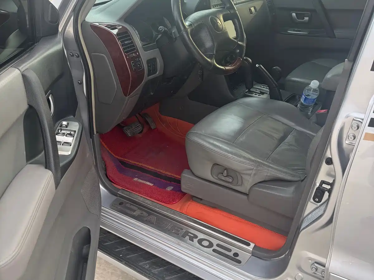 Mitsubishi Pajero 2008 V73 3.0L AT GLX фото 9
