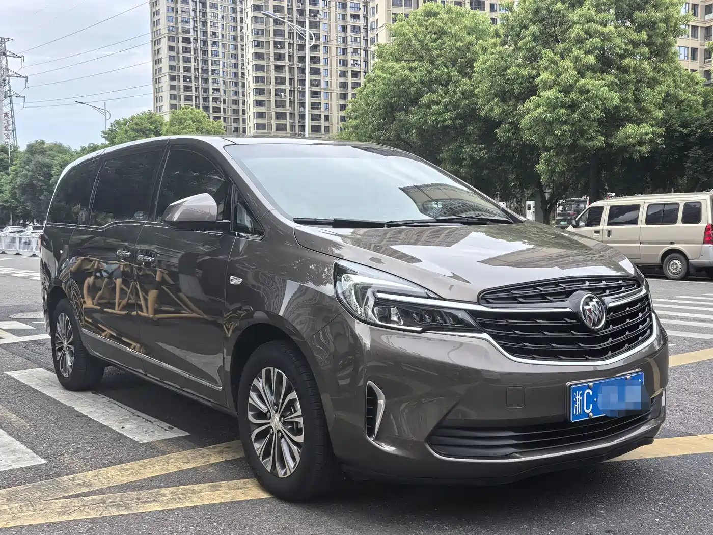Buick GL8 2022 Land Business Class 652T Luxury фото 3