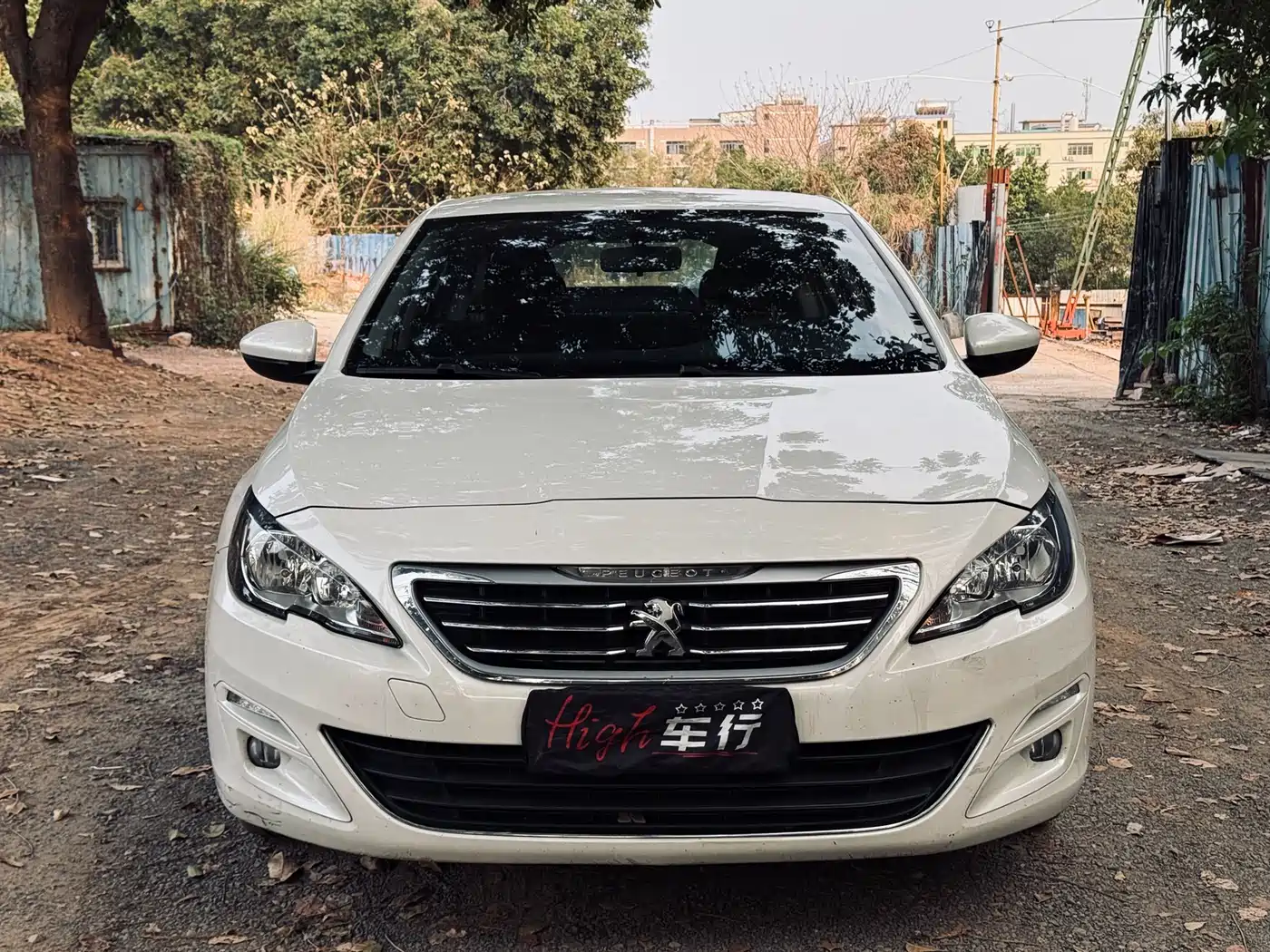Peugeot 408 2014 1.8L Automatic Leading Edition фото 2