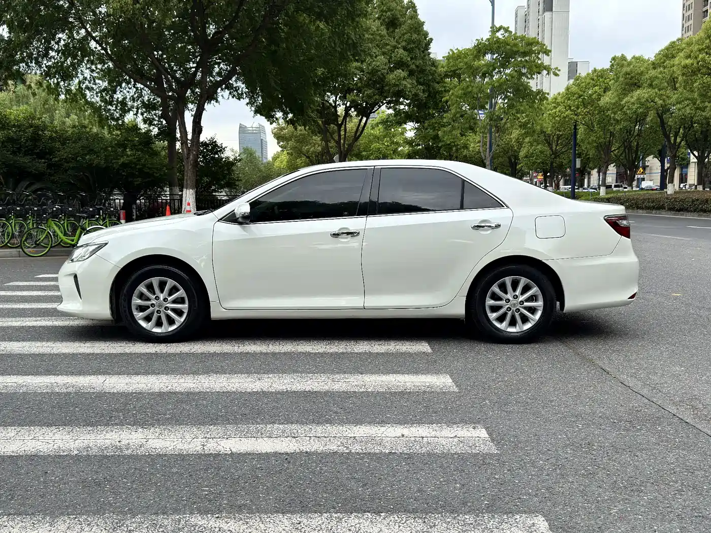 Toyota Camry 2015 2.0G Leading Edition фото 4