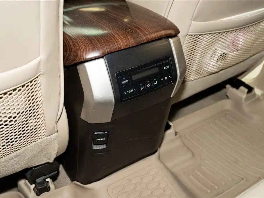 Toyota Prado 2010 4.0L Automatic TX-L фото 21