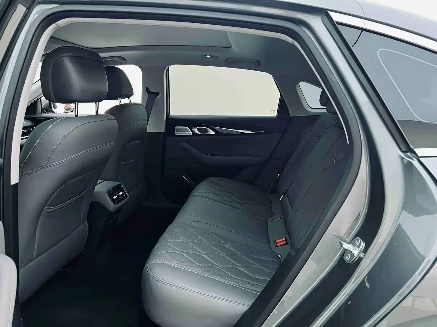 Geely Galaxy Galaxy A7 2025 EM-i 150km Explorer+ Edition фото 6