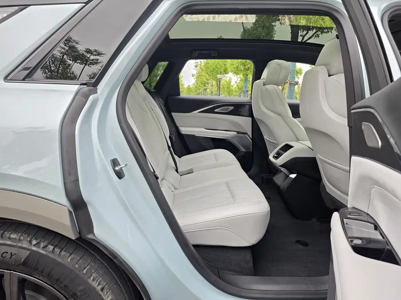 Cadillac IQ Rui Ge 2022 RWD Long Range Luxury Edition фото 11