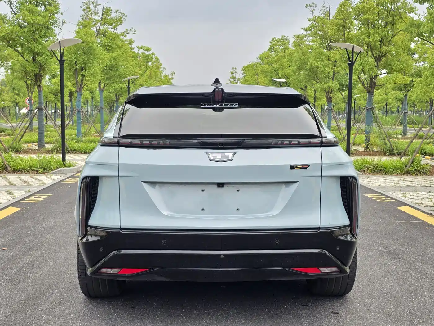 Cadillac IQ Rui Ge 2022 RWD Long Range Luxury Edition фото 5