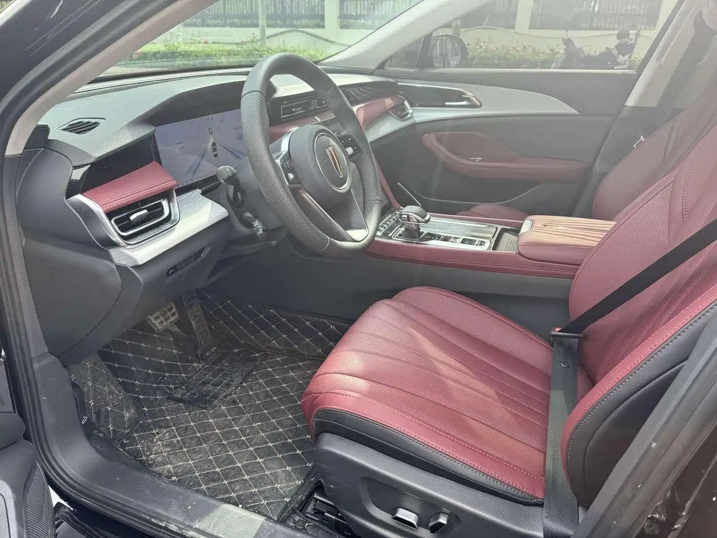 Hongqi H5 2025 2.0T Automatic Flag Celebration 500,000 Units Anniversary Edition фото 4