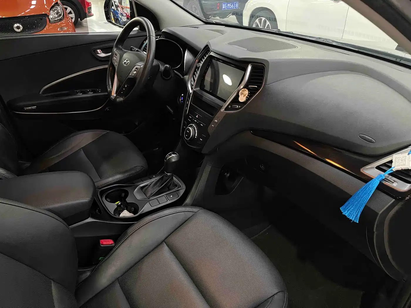 Hyundai Grand Santa Fe 2013 3.0L 7-Seater 4WD Comfort Edition фото 14