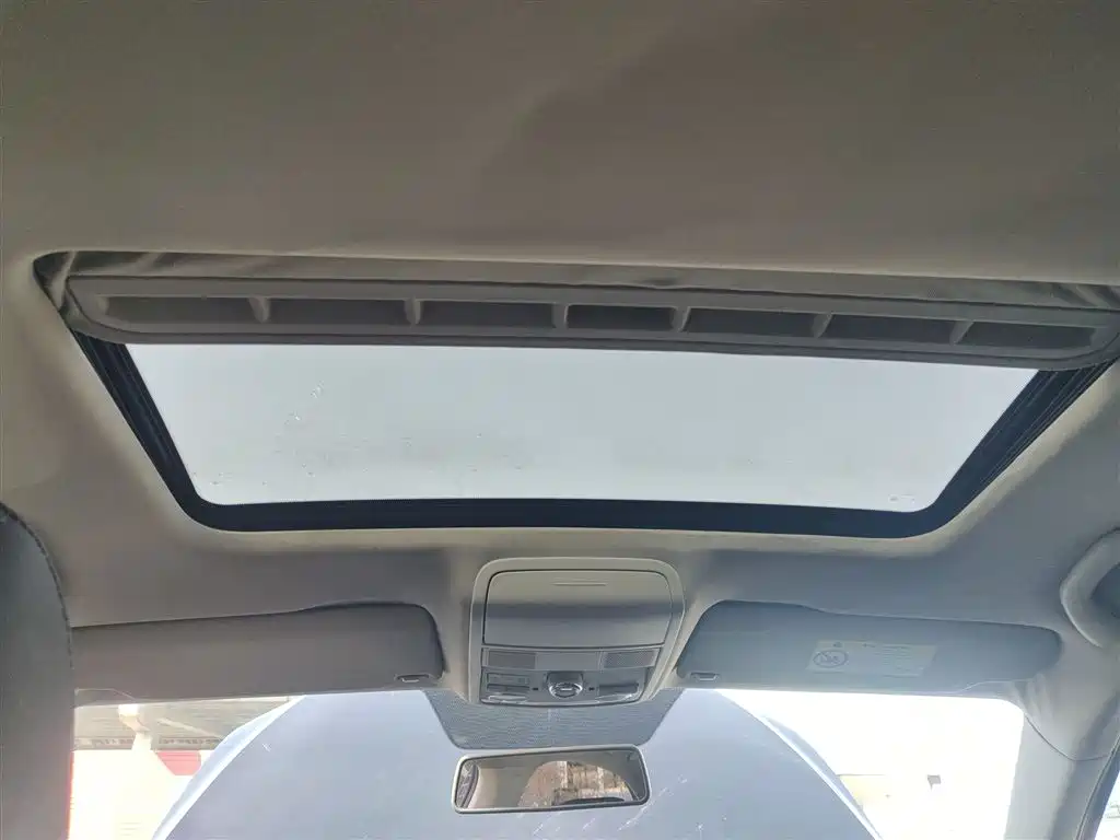 Volkswagen Sagitar 2015 230TSI Automatic Comfort фото 14