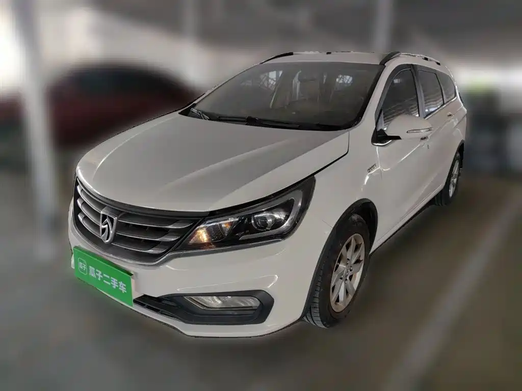 Baojun 310W 2019 2017 1.5L Manual Fashion Edition (China V)