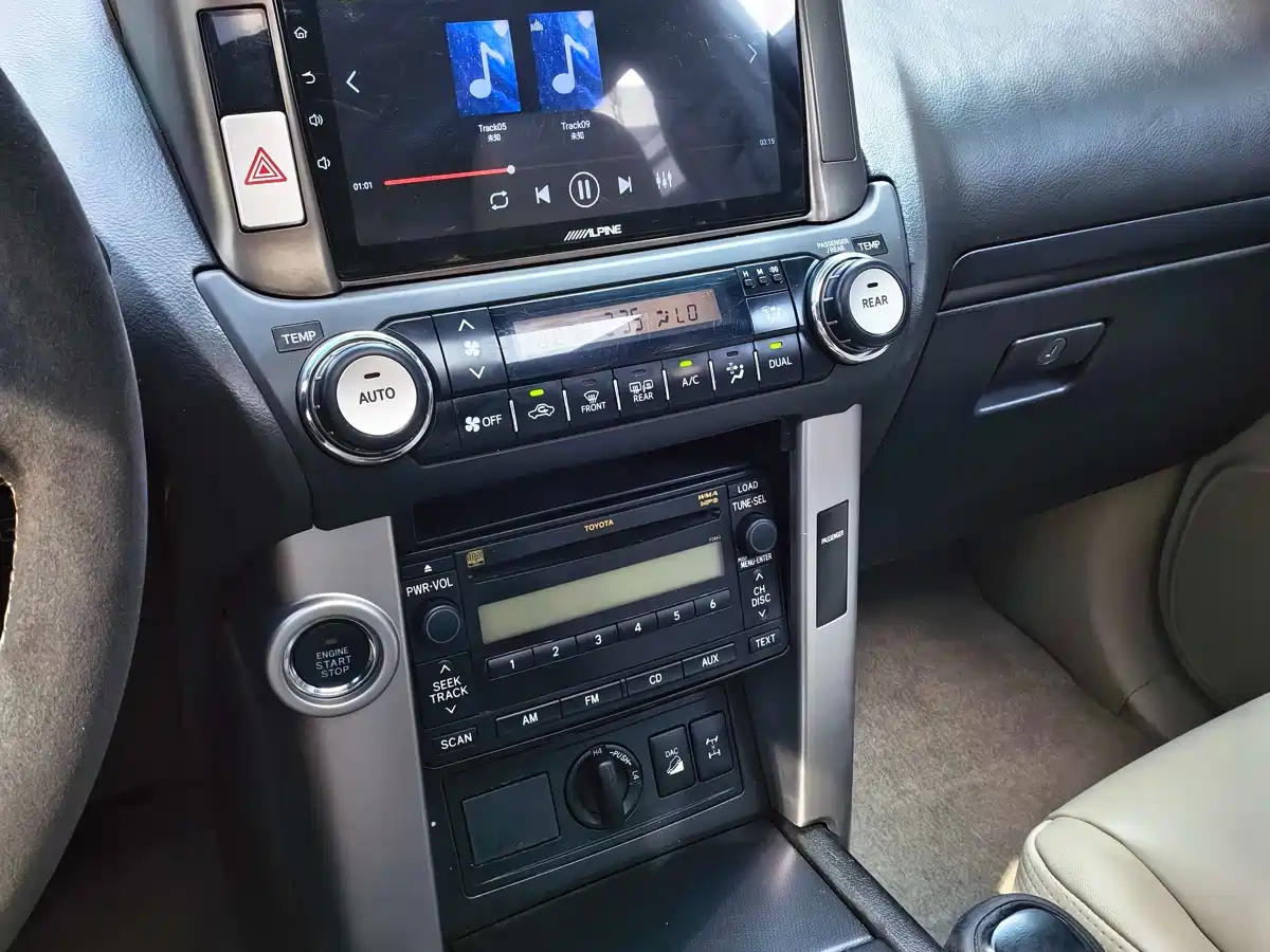 Toyota Prado 2010 4.0L Automatic TX-L фото 15