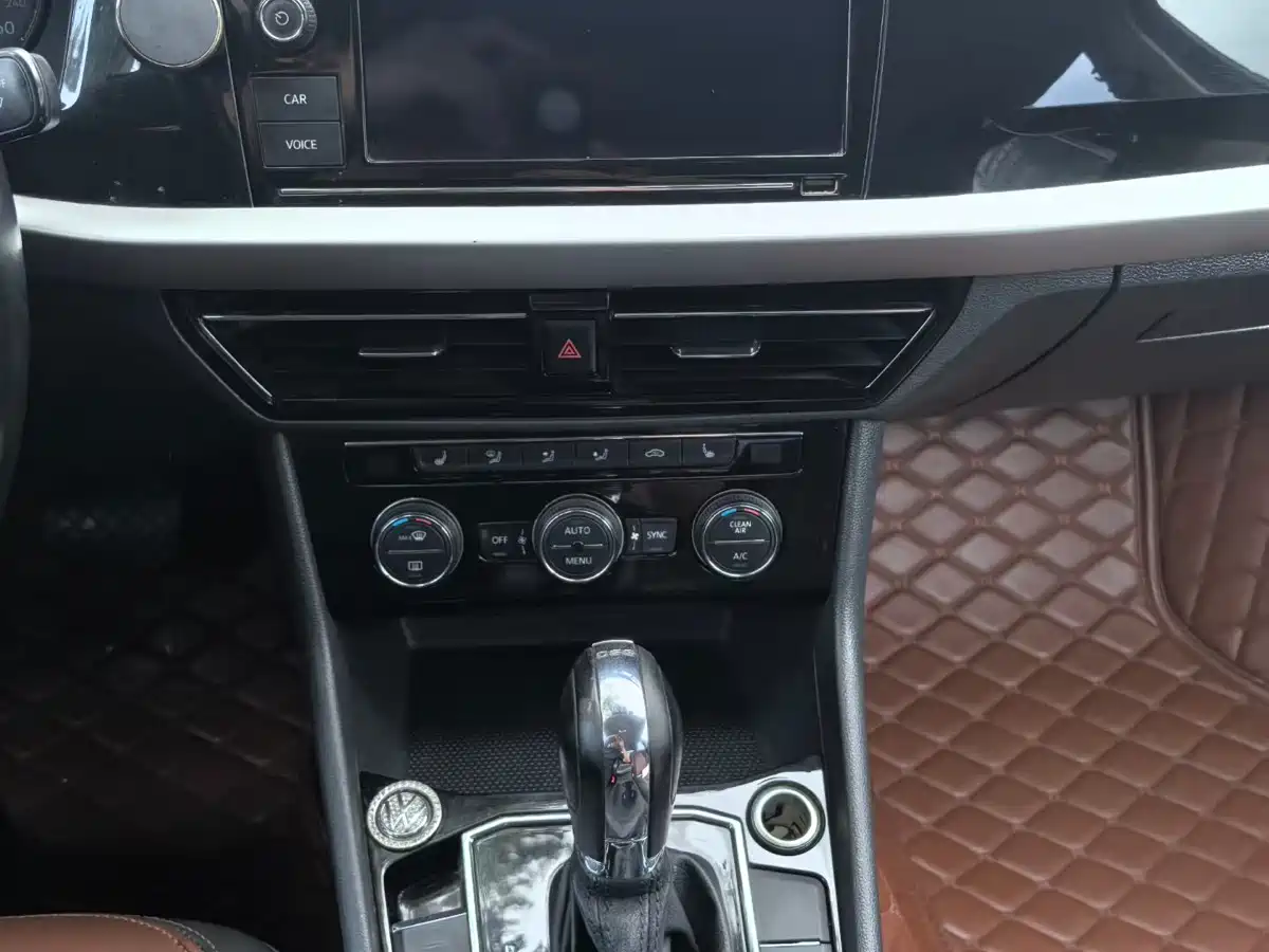 Volkswagen Lavida 2019 280TSI DSG Luxury Edition China VI фото 8