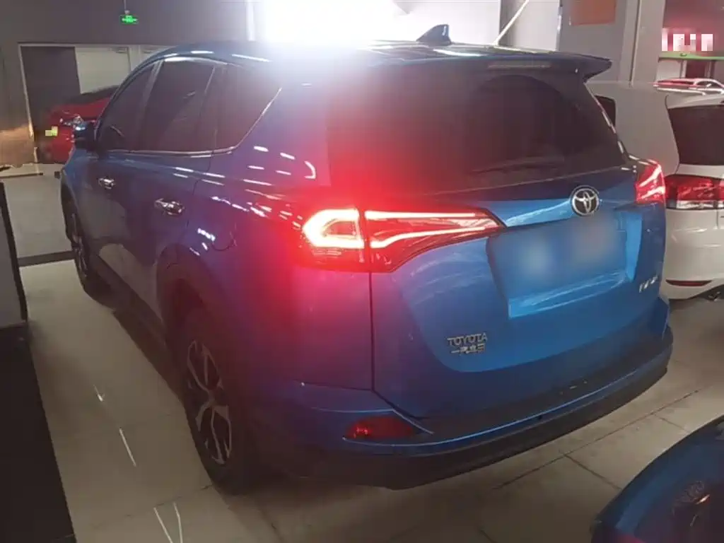 Toyota RAV4 Rongfang 2016 2.0L CVT 2WD Trend (China V) фото 5