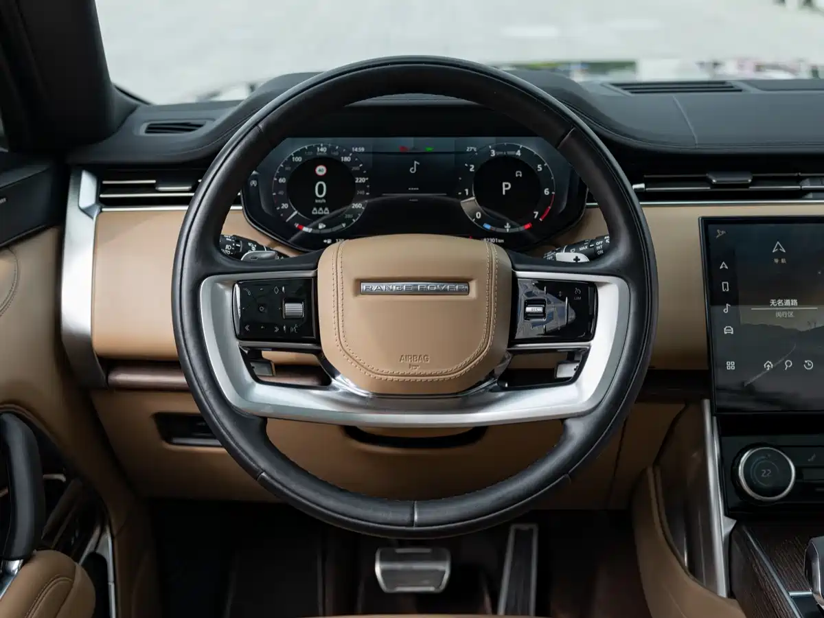 Land Rover Range Rover 2023 3.0 L6 360PS Golden Age Edition фото 11