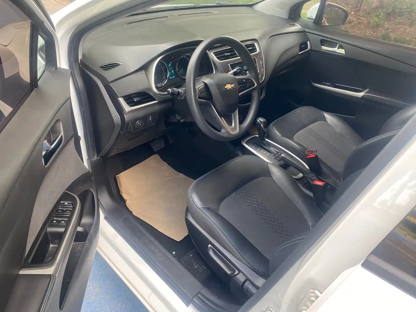 Chevrolet Lova RV 2018 1.5L Automatic Smart фото 10