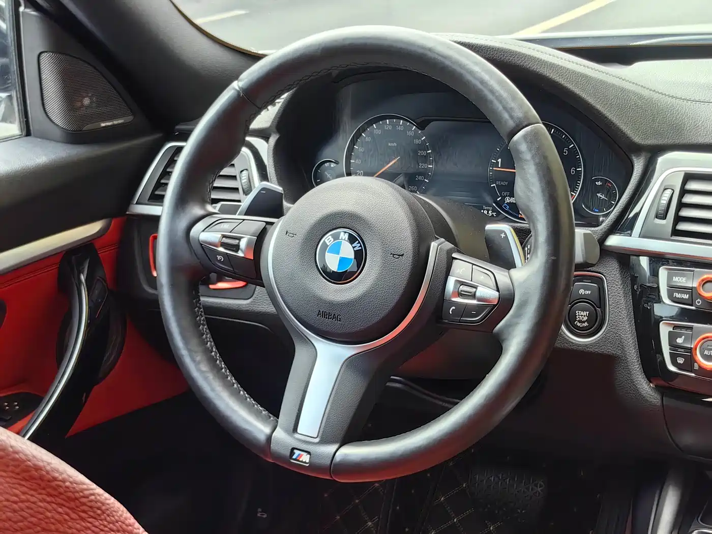 BMW 3 Series GT 2020 320i M Sport Black Night Edition фото 17