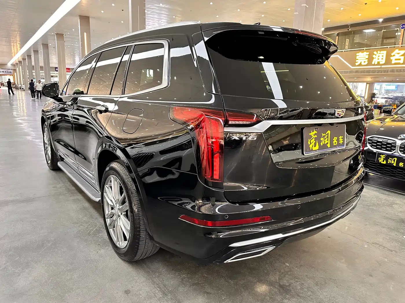 CADILLAC XT6
