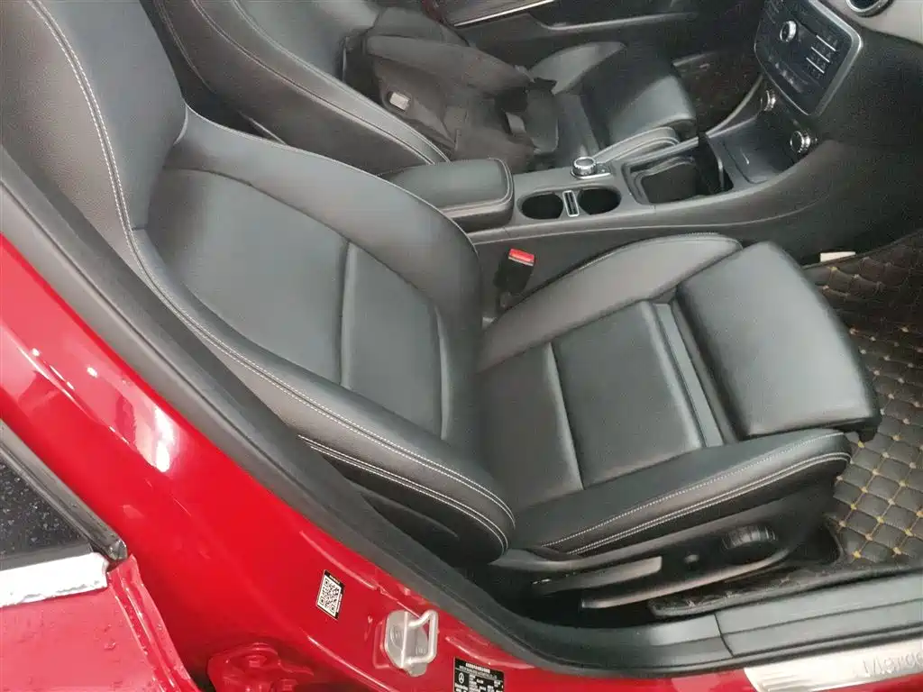 Mercedes-Benz GLA 2016 GLA 200 Dynamic фото 19
