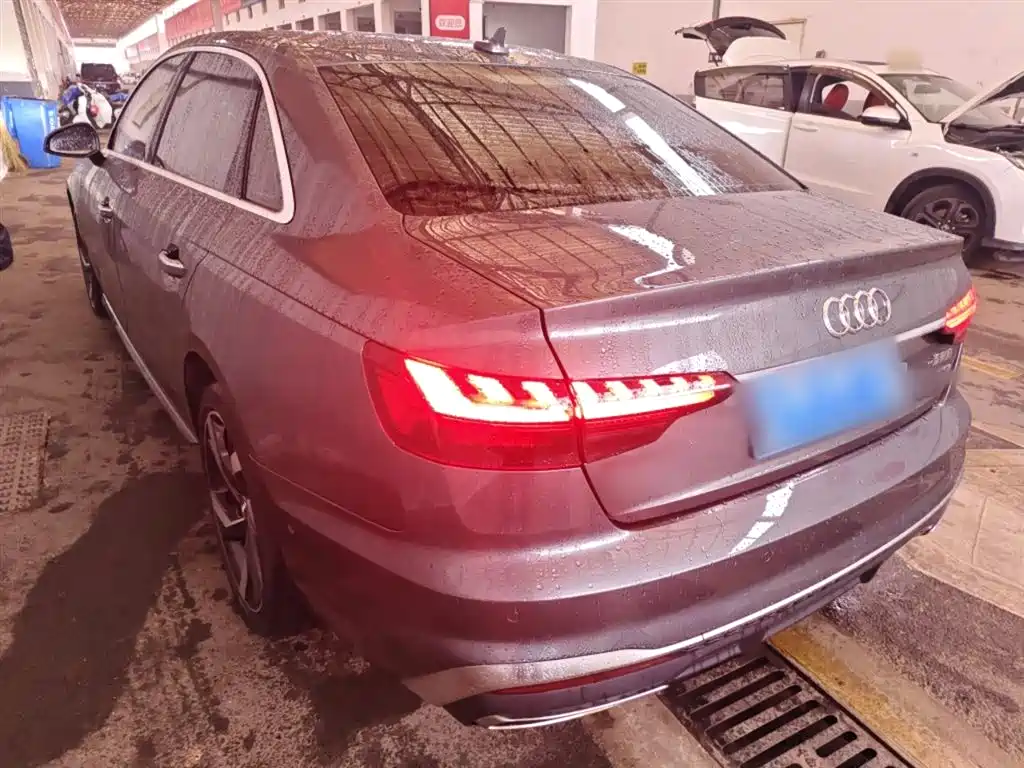 Audi A4L 2021 40 TFSI Premium Life Edition фото 24