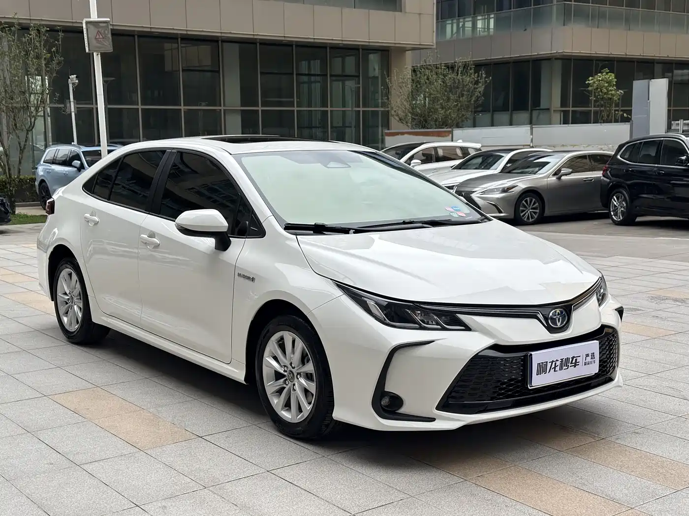 Toyota Corolla 2023 1.8L Smart Hybrid Dual Engine Elite Edition фото 10