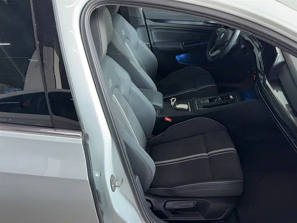 Volkswagen Golf 2023 Facelift 280TSI DSG R-Line Lite фото 11