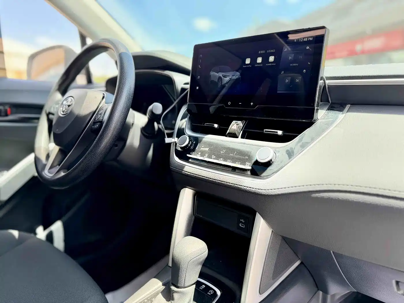 Toyota Frontlander 2023 2.0L CVT Leading Edition фото 8