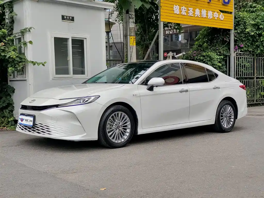 Toyota Camry 2024 Hybrid 2.0HG Premium Edition