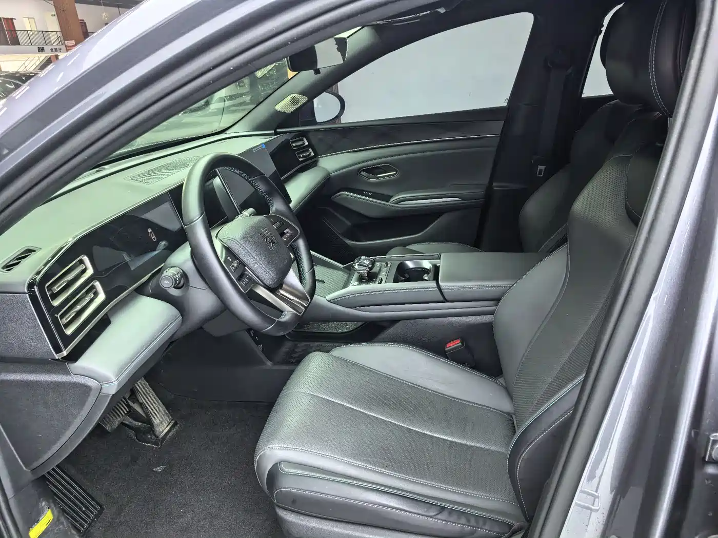 BYD Qin L 2024 DM-i 120KM Leading фото 4
