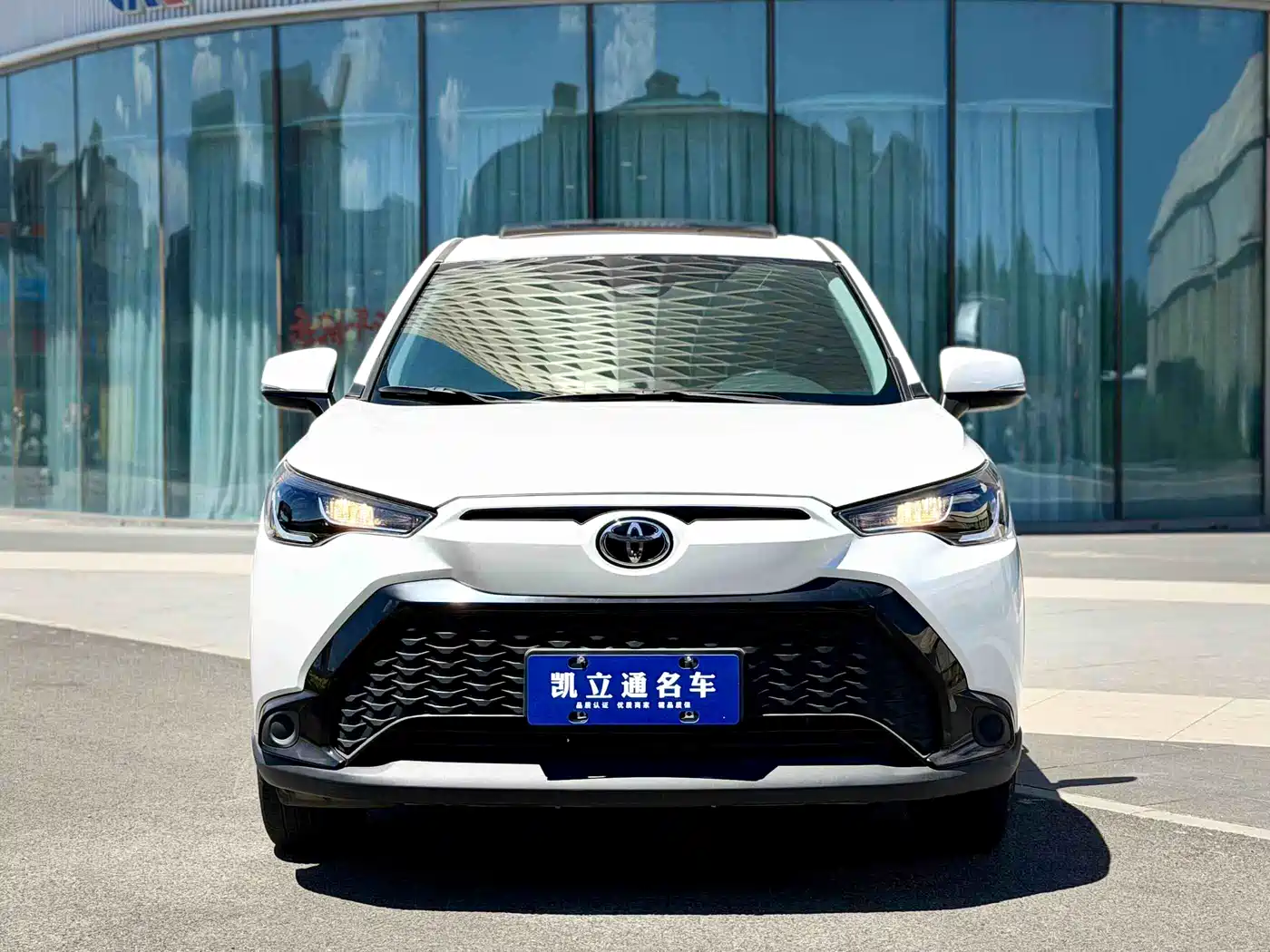 Toyota Frontlander 2023 2.0L CVT Leading Edition фото 2