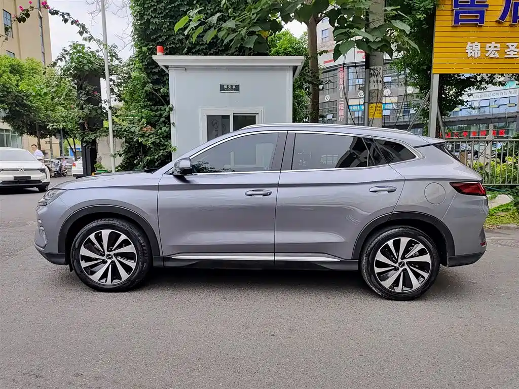 BYD Song PLUS PHEV 2024 Glory Edition DM-i 110km Flagship фото 3