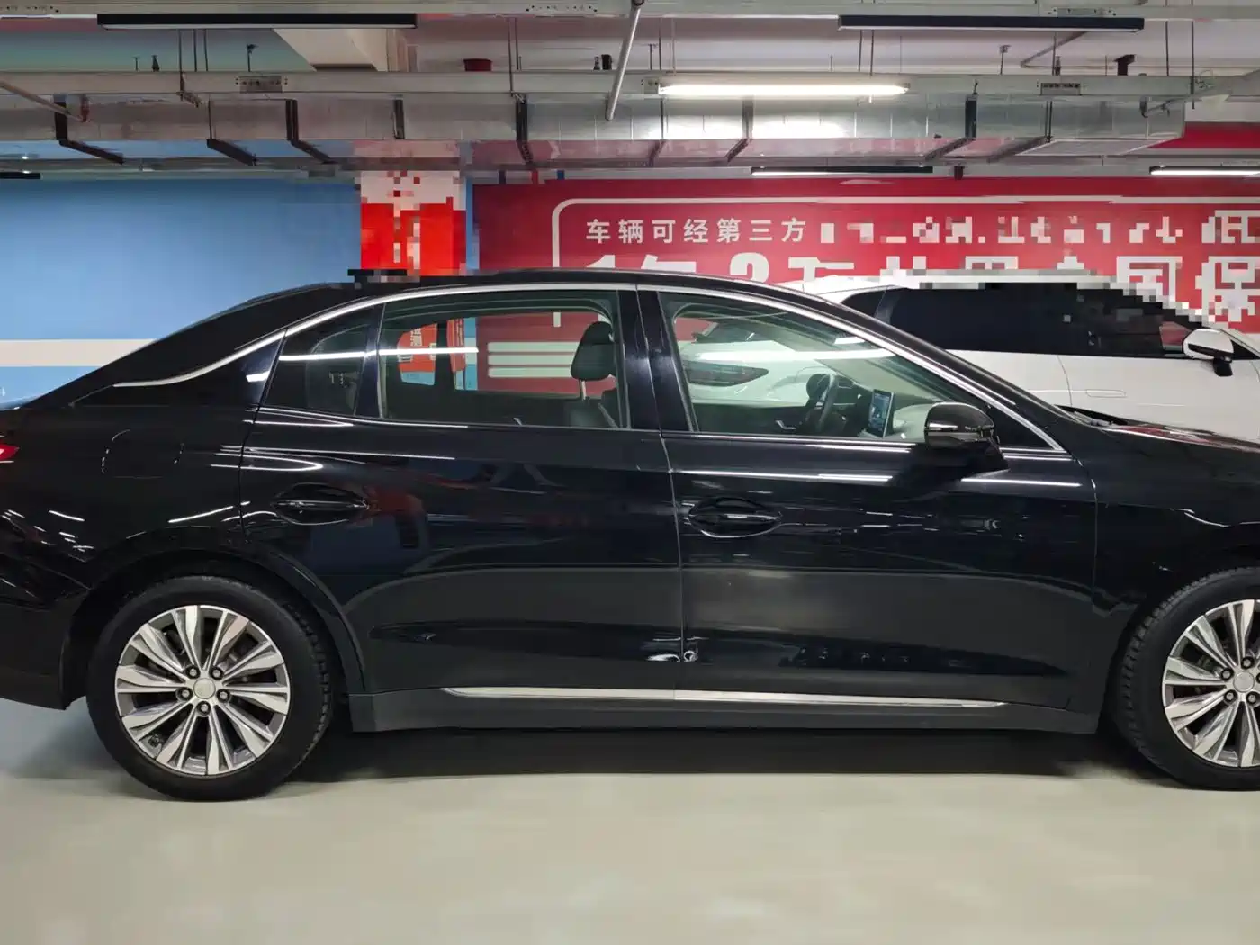 Hongqi E-QM5 2022 431km Charging Enjoyment Edition фото 5