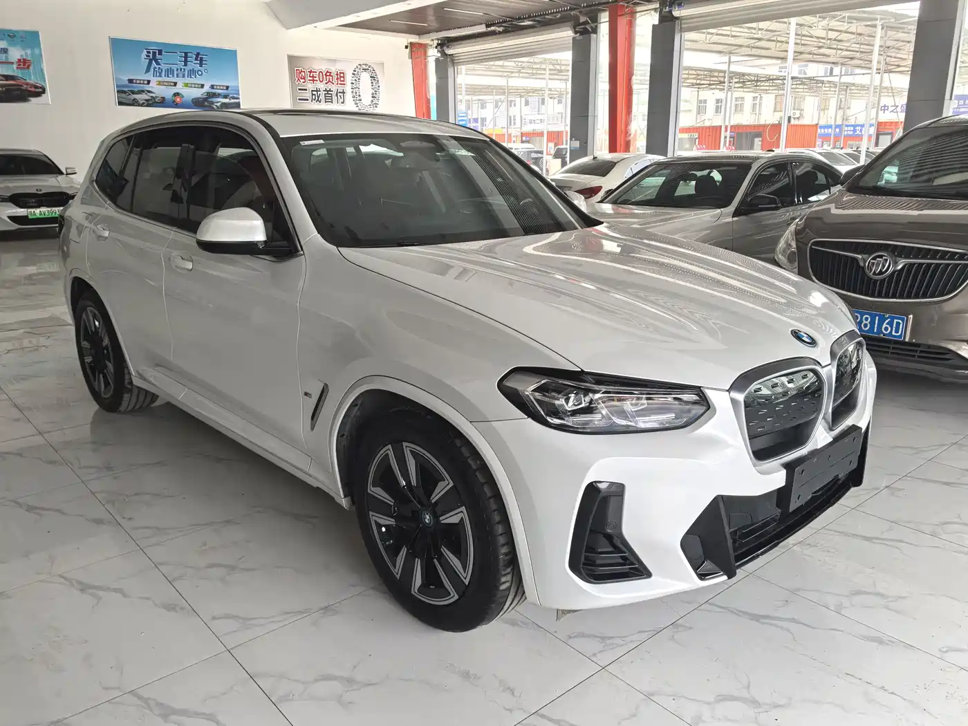 BMW iX3 2023 Leading Type фото 3