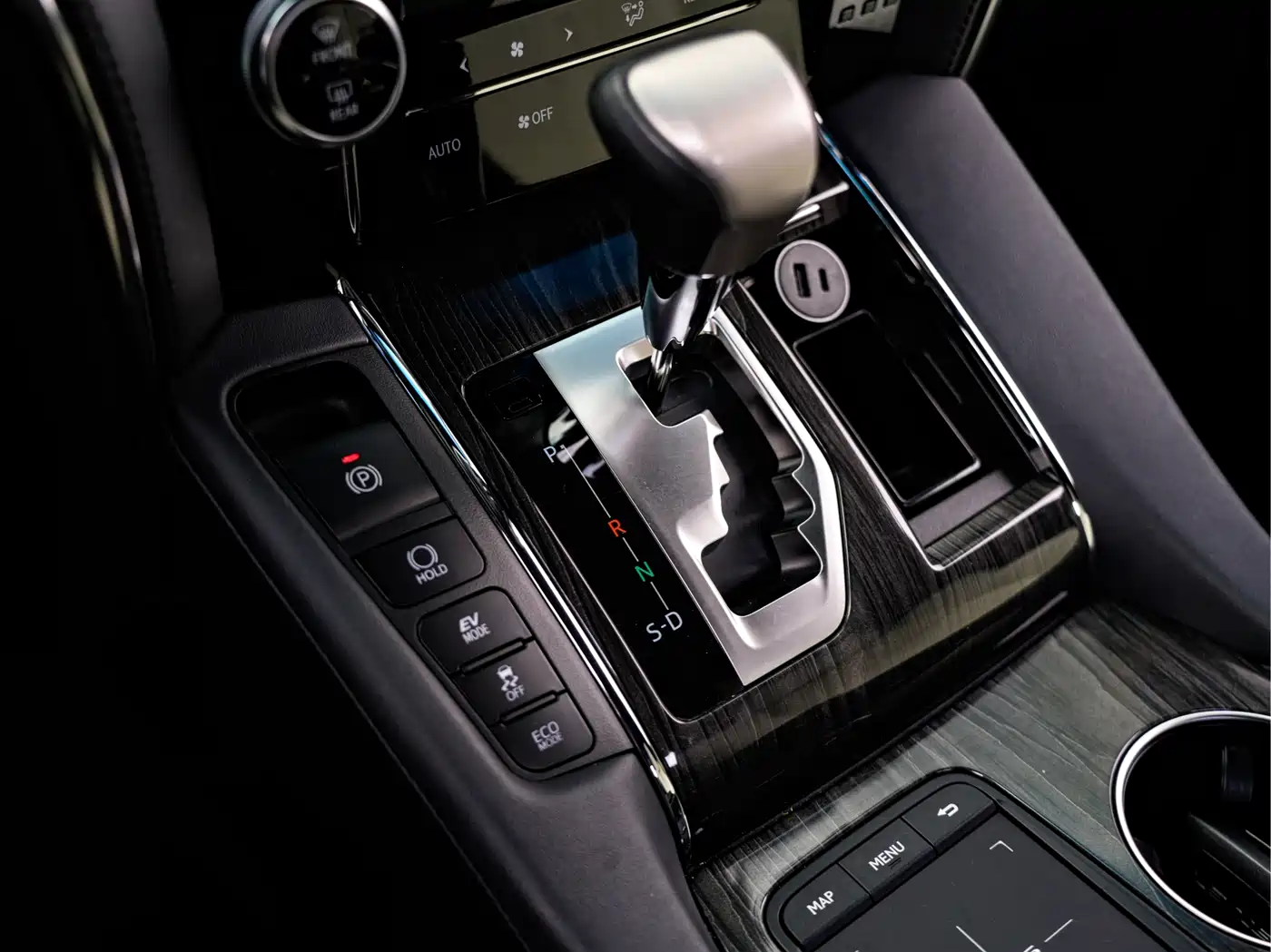 LEXUS LM