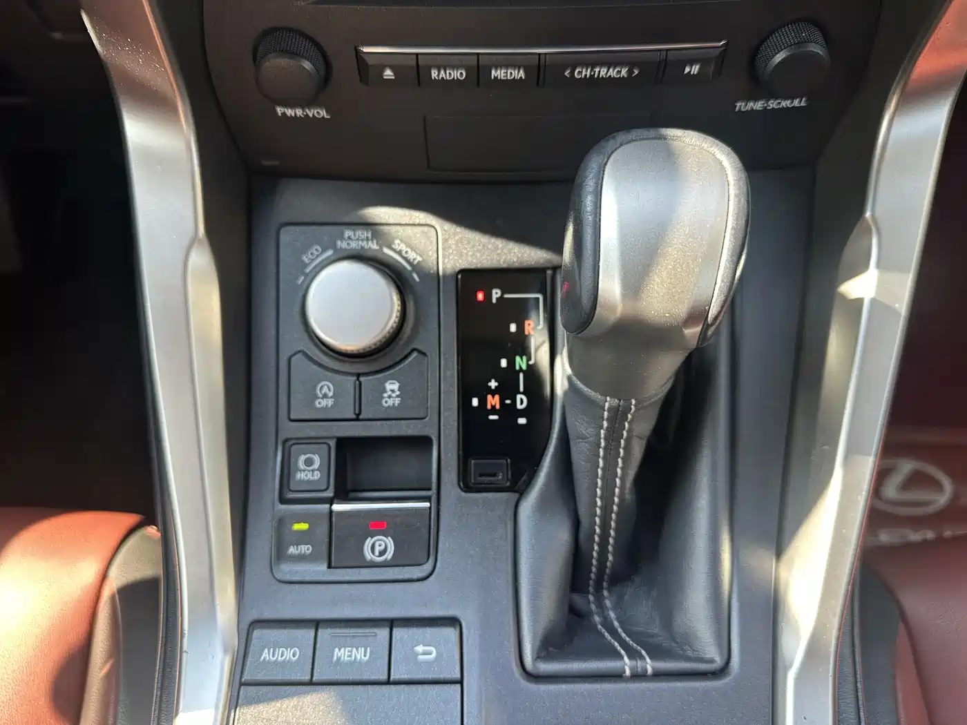 Lexus NX 2015 200t AWD F Sport фото 19