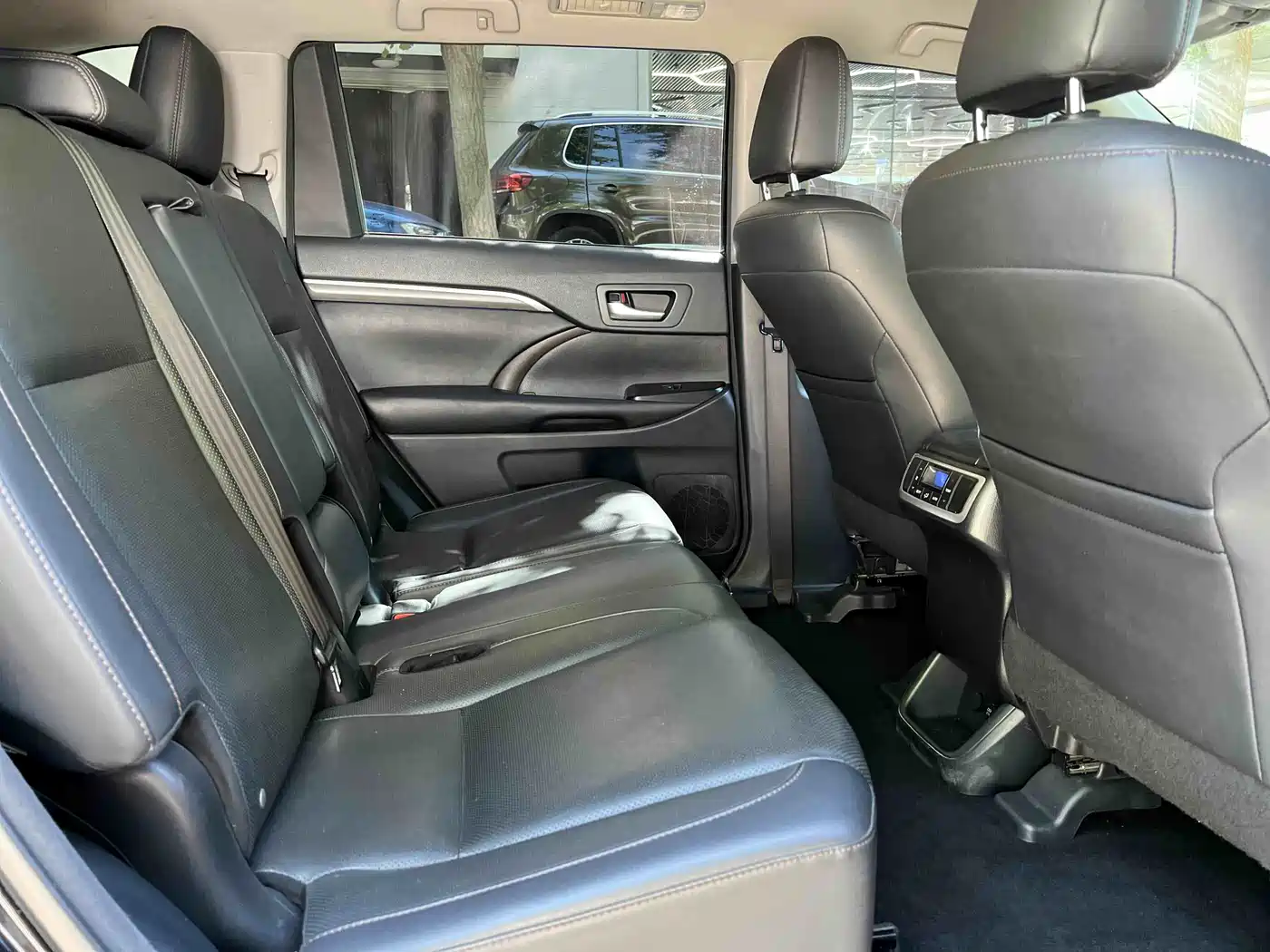 Toyota Highlander 2018 2.0T 4WD Ultimate 7-seater (China V) фото 19