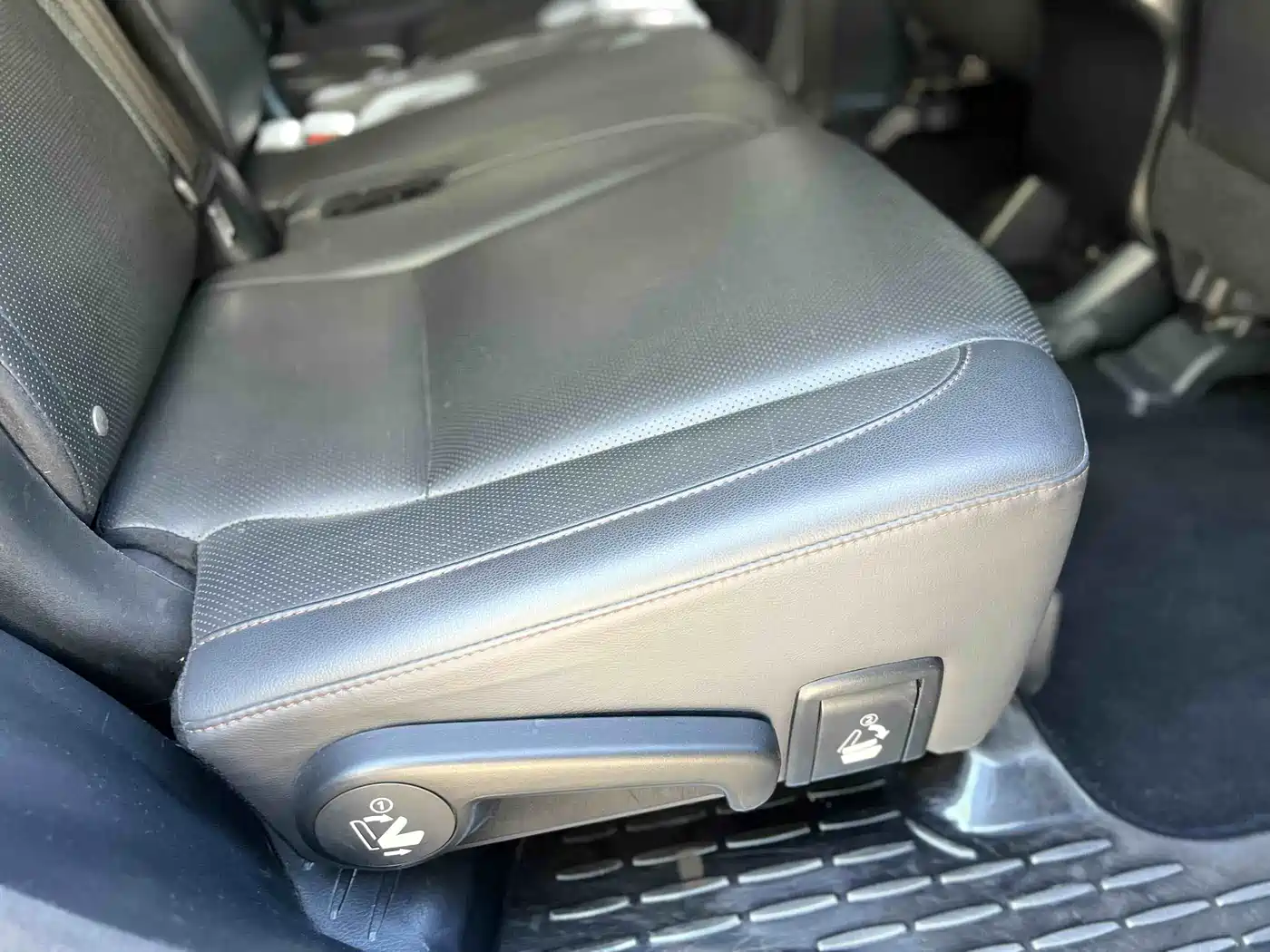 Toyota Highlander 2018 2.0T 4WD Ultimate 7-seater (China V) фото 17