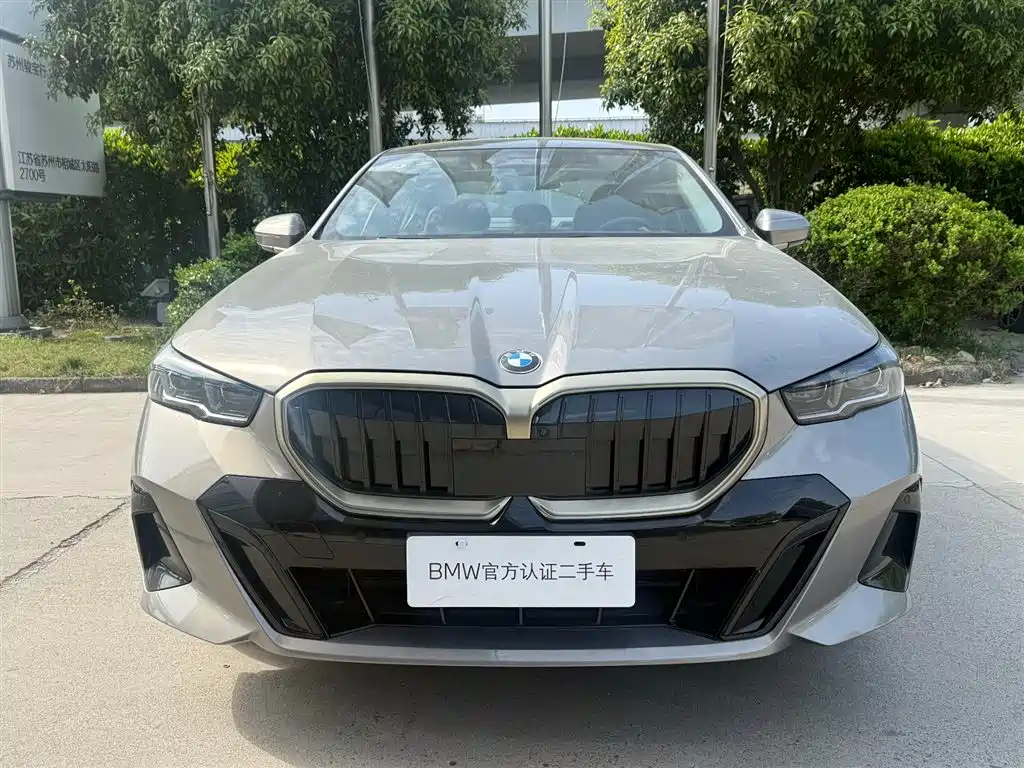 BMW 5 Series 2024 530Li Premium M Sport Package фото 2