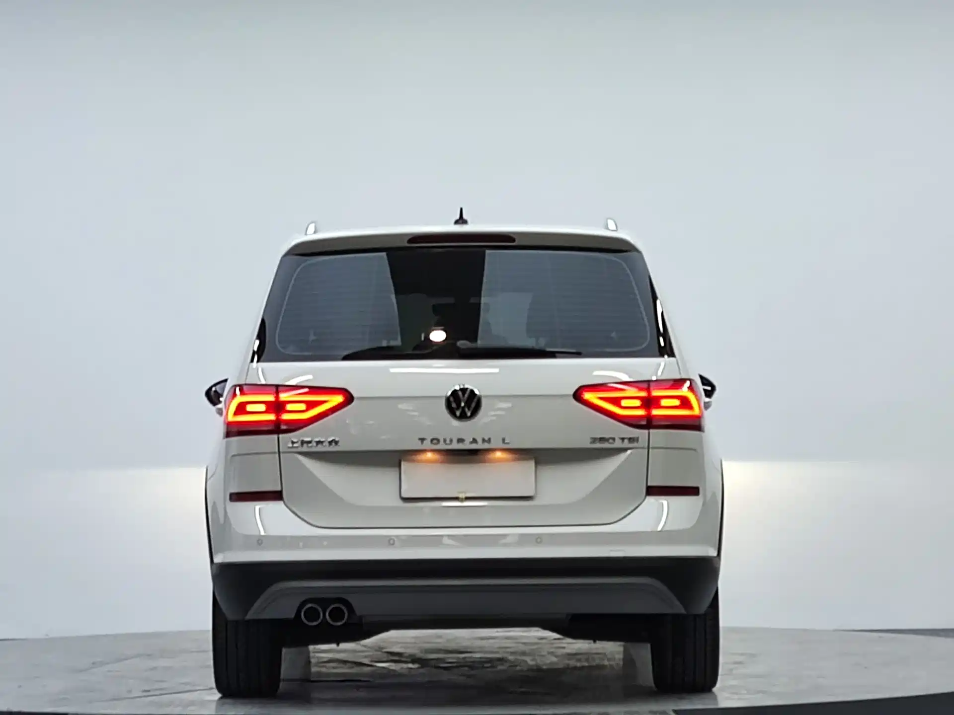 Photo 7 - Volkswagen Touran